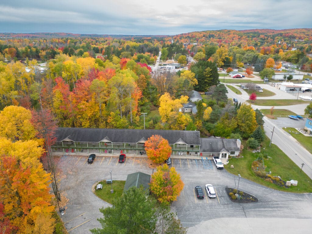 Aerial photo of the Bellaire Inn showing the surrounding area