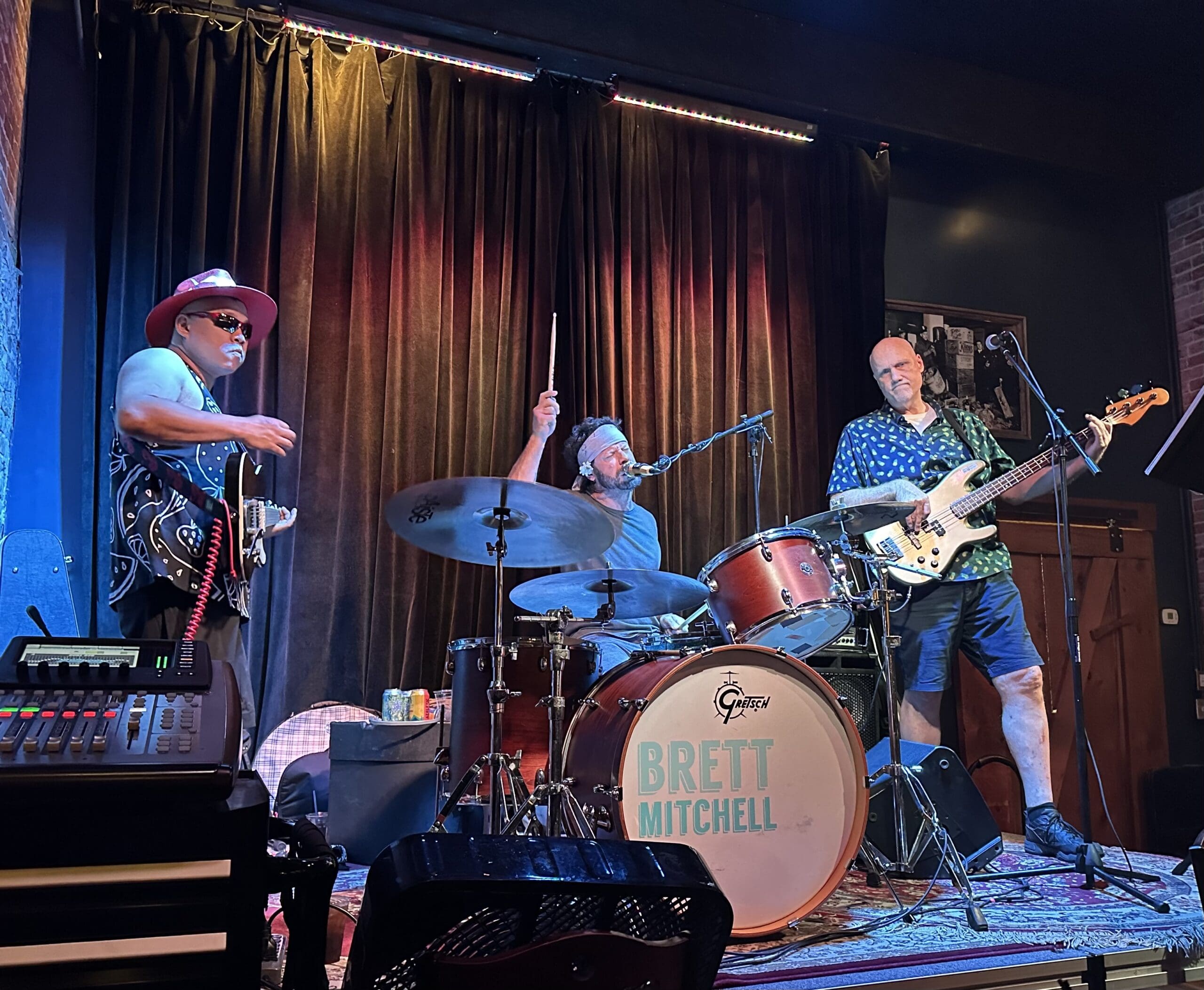 Brett Mitchell & the Mitchfits Live in the Beer Garden! - Short's ...